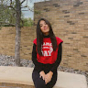 Meet your Posher, Crystal